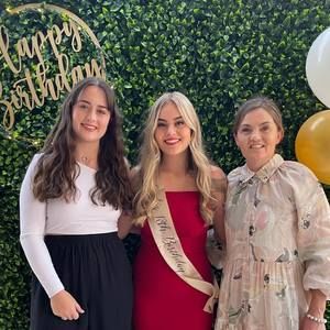 Meet your Posher, Natalie